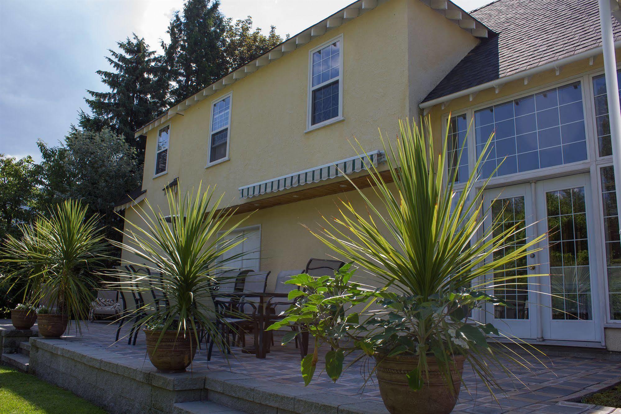 Genelle House B&B Guest House ภายนอก รูปภาพ