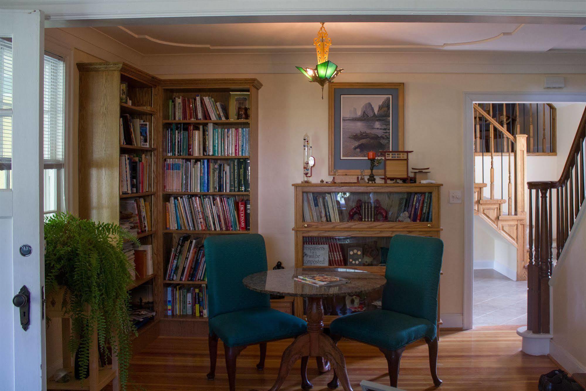 Genelle House B&B Guest House ภายนอก รูปภาพ