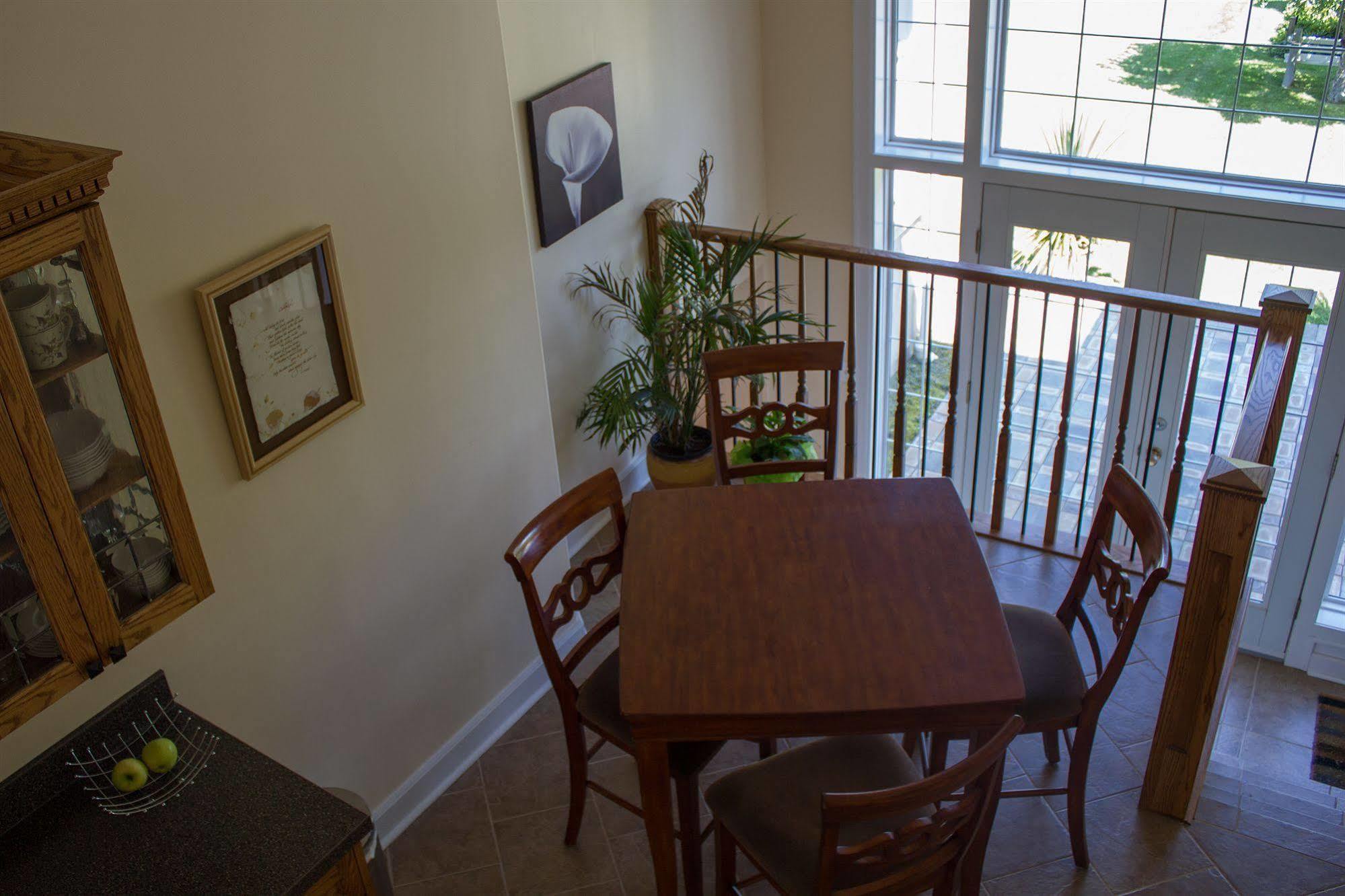 Genelle House B&B Guest House ภายนอก รูปภาพ